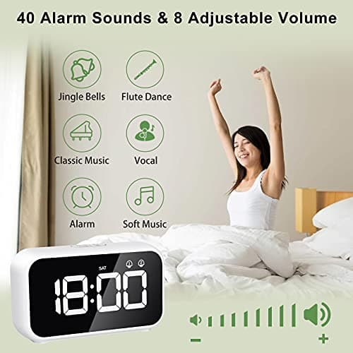 HOMVILLA Réveil Numérique LED avec Fonction Snooze, 2 Alarmes, Surface Miroir Rechargeable USB 12 / 24H pour Bureau de Chambre