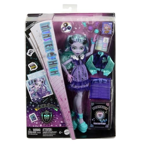 Monster High Poupée Twyla Journal des Horreurs, poupée Twyla et Accessoires sur Le thème du Club de Jeux de société, avec Blouson Universitaire, Album de, Jeu de société et Cookies, HXW31