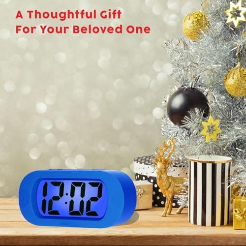 Plumeet Réveil électronique, Alarm Réveil Matin avec Grand écran LCD, Fonction Snooze, avec Veilleuse, Alimenté par Batterie, Convient Aux Alarmes de Voyage et de Chevet (Bleu)