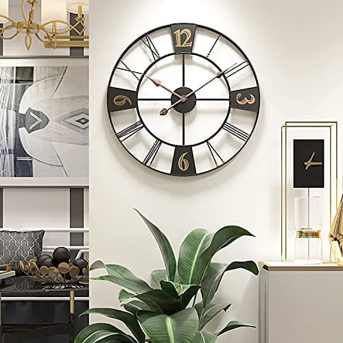 Yumyolk Horloge Murale Ronde, 60 cm, Silencieuse, Fonctionnement à Piles, Lunette Noire, Aiguilles Or, Chiffres Arabes Or