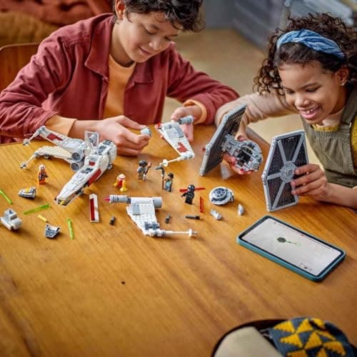 LEGO Star Wars TIE Fighter et X-Wing à Combiner - Idée Cadeau pour Garçons, Filles et Fans dès 9 Ans - Chasseurs à Construire et à Collectionner pour Les Enfants - Véhicules Personnalisables 75393
