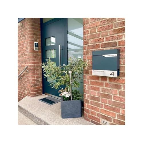 Metzler Boîte aux Lettres Murale avec Porte-nom, Design Moderne avec Compartiment à journaux Anthracite RAL 7016, Personnalisable avec Plaque Nominative en Acier Inoxydable V2A | Modèle Siebert...