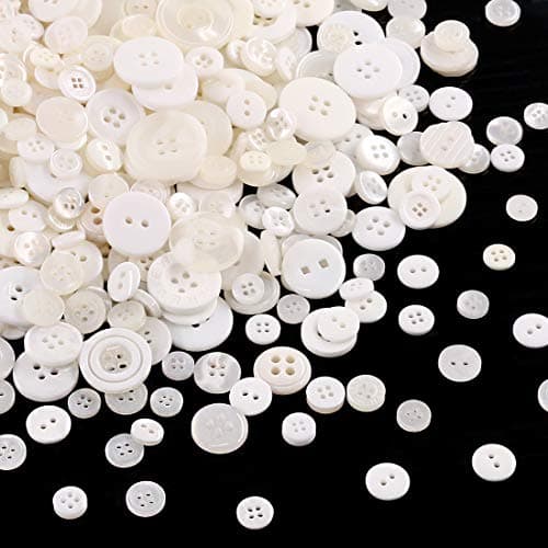 Swpeet Lot de 1 000 boutons de Noël ronds blancs à 2 et 4 trous en résine pour travaux manuels, décorations de Noël, projets d'art et d'artisanat, décoration de bricolage – Blanc