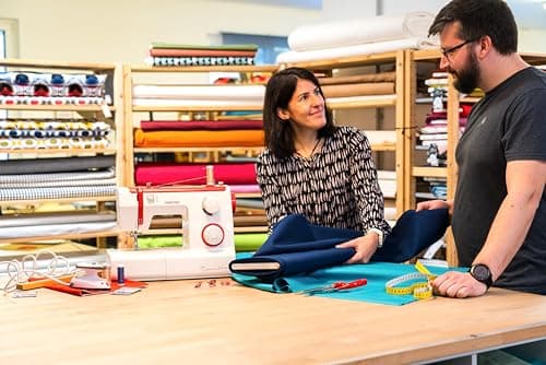VERITAS Camille - Machine à coudre mécanique pour débutants et avancés, 32 programmes de points, avec bras libre, aide à l’enfilage et éclairage LED
