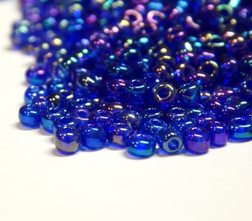 Lot de 3300 perles de rocaille en verre transparent de 3 mm - 8/0 - Perles poney - Mini perles rondes - Perles de rocaille brillantes (bleu roi AB)