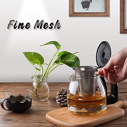 Yoassi Filtre à Thé,2PCS Infuseur à thé Trou Fin en 304 Acier Inoxydable, Passe-Thés à Manche avec Deux Languettes Et Couvercle Universel pour Théière, Mug, Tasse, Bouteille