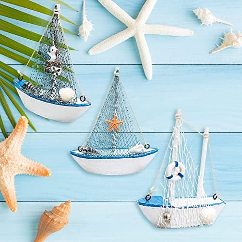 JAWSEU Modèle de Voilier en Bois, Mini Voilier Modèle Décoration Miniature Bateau à Voile Nautique Ornements de Voilier Petits Bateaux en Bois avec Filet Pêche Jouet de Marine Ornements de Table