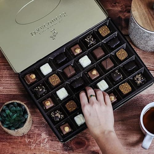 Chevaliers d'Argouges - Assortiment de chocolats noir, lait, blanc - Coffret cadeau prestige - 300g