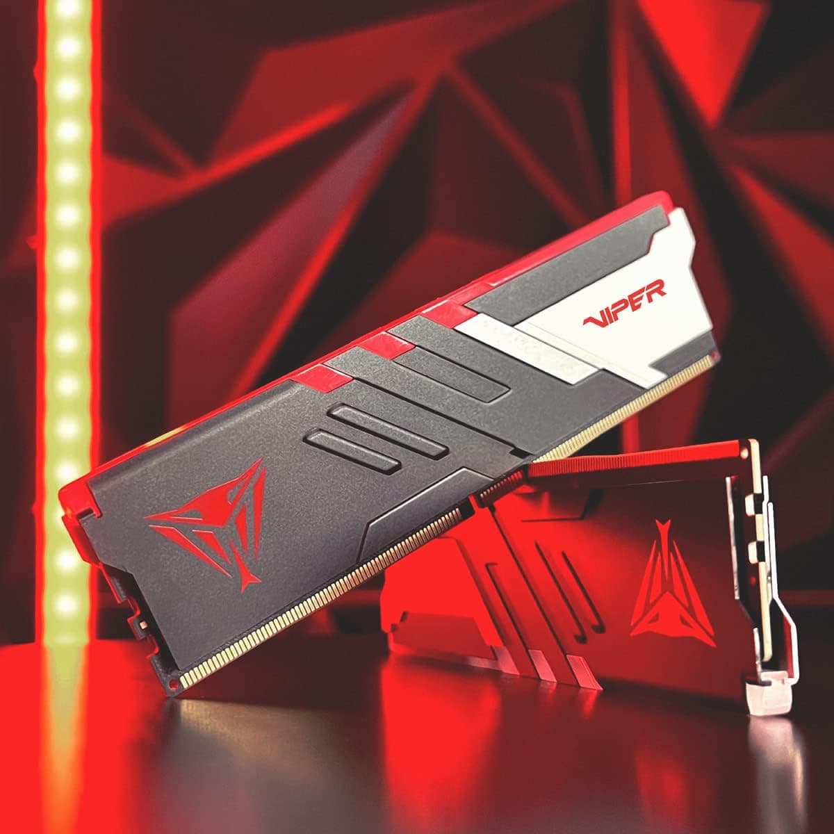 Patriot Viper Venom RGB DDR5 RAM 32 Go (2X16 Go) 6000MT/s CL30 UDIMM Desktop Gaming Memory Kit - PVVR532G600C30K