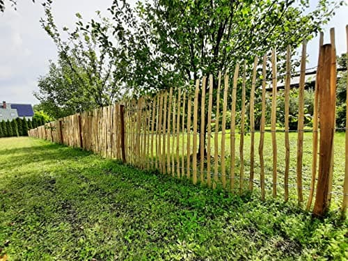 BOGATECO Clôture à Lattis Noisetier Bois | 120 cm de Hauteur et 500 cm de Long | Distance Entre Lattes 4-5 CM | Idéal comme Une Clôture de Jardin | Peut être Utilisé comme de Support pour Les Vignes