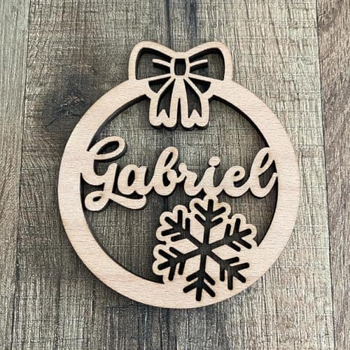 Boule de Noël Prénom personnalisée en bois de hêtre. Décoration sapin de Noël, cadeau unique