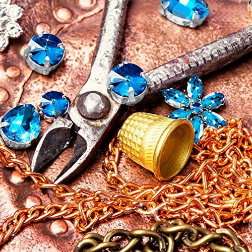 156 Pièces Strass en Verre de Couture Transparent Strass à Dos Plat Serti Griffes Métalliques Strass Cristal de Griffe à Coudre de Formes Mixtes pour Artisanat (Lac Bleu)