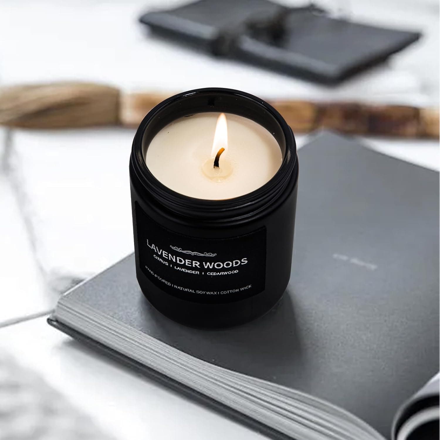 Bougies Parfumées pour Hommes, Ensemble de 4 Bougies de Soja pour la Maison, Cadeaux pour la Fête des Pères, avec des Arômes de Cuir/Chêne/Bois de Lavande/Vanille Fumée