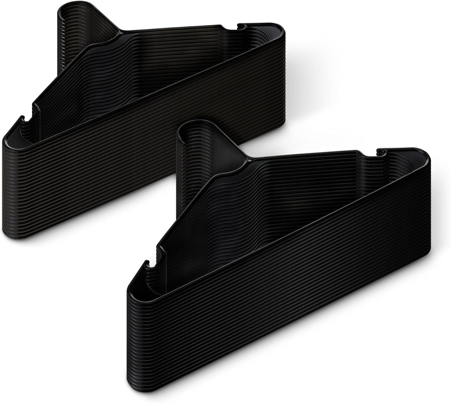 Amazon Basics Lot de 50 cintres en Plastique, Taille Adulte, Noir