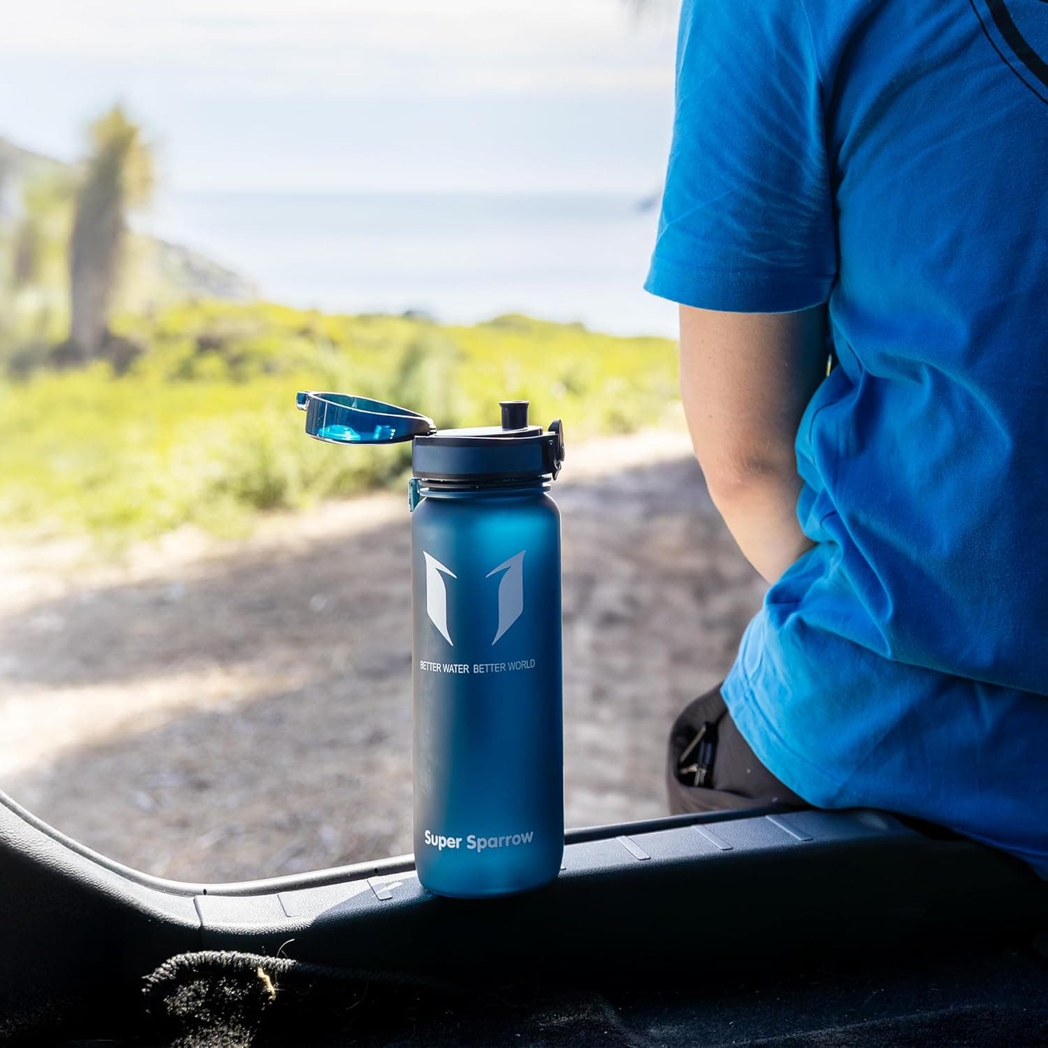 Sparrow Gourde Sport 500ml/750ml/1L - sans BPA - Tritan Plastique Bouteille | Étanche, Gourdes eau, Légère, Lave-vaisselle, Flip Top 1-Clic, Ergonomique, École, Sport, Fitness, Gym, Running, Randonnée