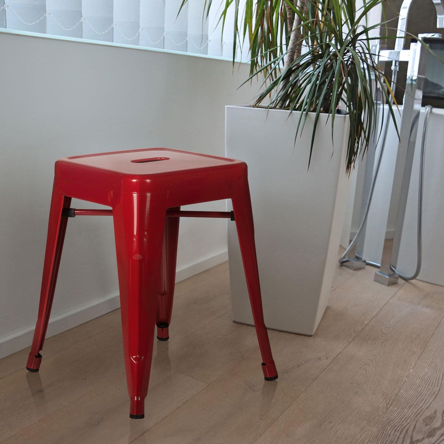 hjh OFFICE 645001 Tabouret bistrot VANTAGGIO Métal Rouge, Tabouret au Look Industriel et Moderne, empilable | Construction en acier robuste, charge jusqu'à 150 kg, rouge