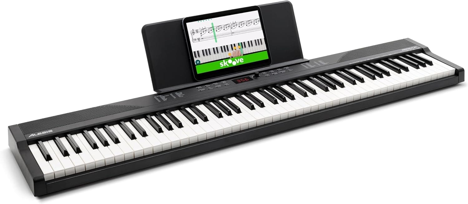 Alesis Recital Play Clavier Piano 88 Touches avec Accessoires | Portable, 480 Sons, Modes Split/Layer, Inclus Cours, Stand, Pédale de Sustain, Casque, Housse de Transport