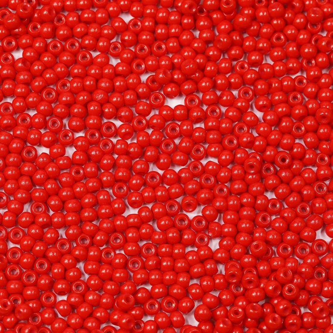 Bala&Fillic Perles rondes de 4 mm de couleur rouge, environ 1500 pièces/100 g dans un sac, perles à broder en verre 6/0 pour la fabrication de bracelets et de colliers (rouge)