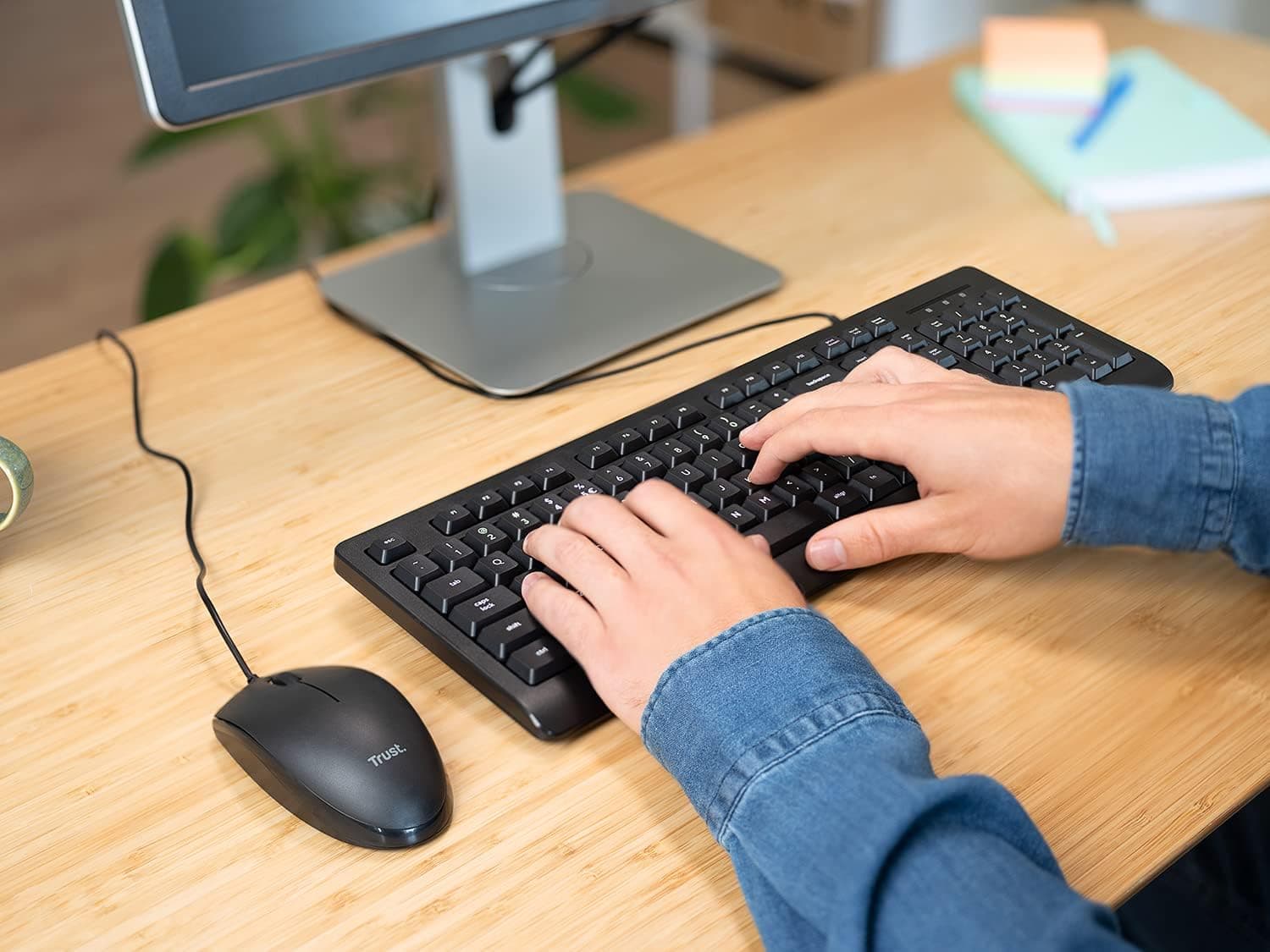 Trust Taro Pack Clavier et Souris Filaires AZERTY Français, Noir