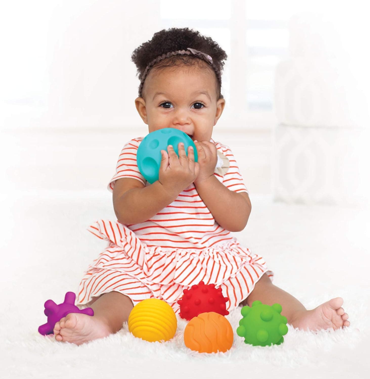 INFANTINO Ensemble de 6 Balles Texturées pour Bébés et Tout-Petits, Jouets Sensoriels, Motricité, Couleurs et Formes Multiples, sans BPA, à partir de 6 Mois