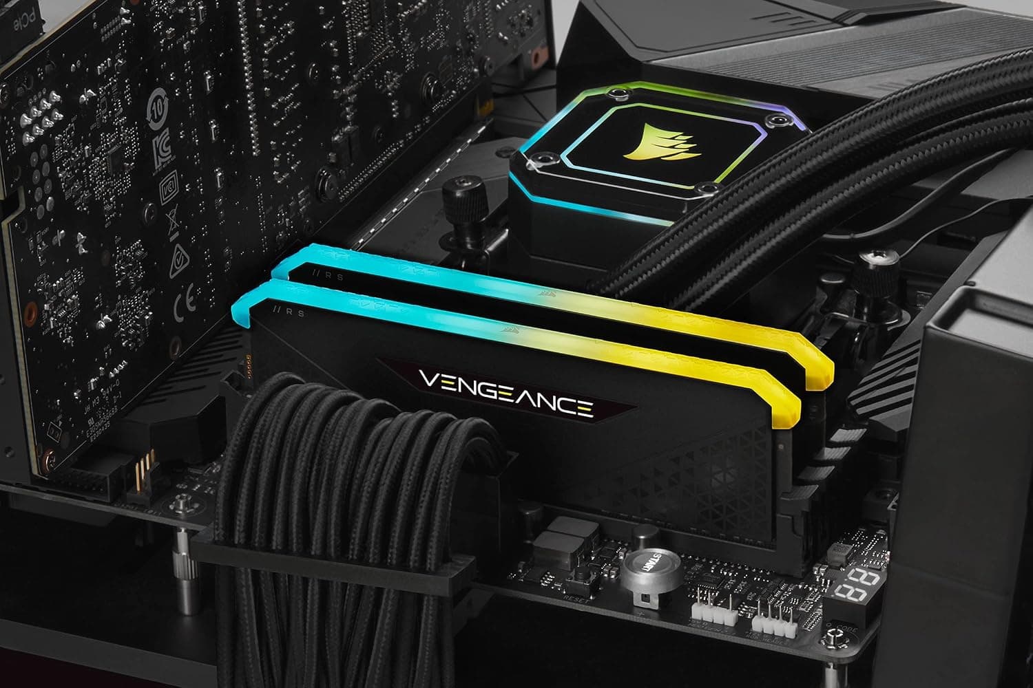 Corsair Vengeance RGB RS 16Go (2x8Go) DDR4 Jusqu'à 3200MHz C16 Mémoire de Bureau (Éclairage RGB Dynamique, Temps de Réponse Serrés, Compatible avec Intel & AMD 300/400/500 Series) Noir