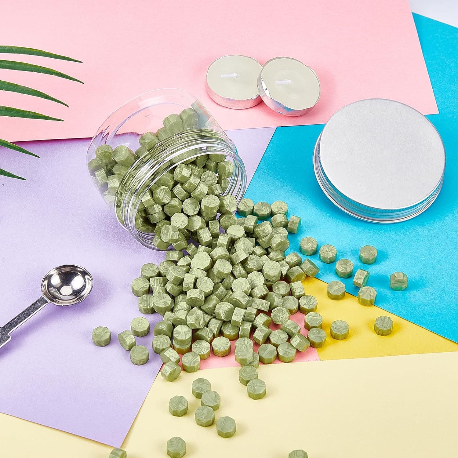 craspire 280 pièces de Perles de Cire à Cacheter Octogonales en Bâtonnets avec 4 Bougies à Thé et 2 cuillères à Fondre à Cire pour Cachet de Cachet de Cire (Vert)
