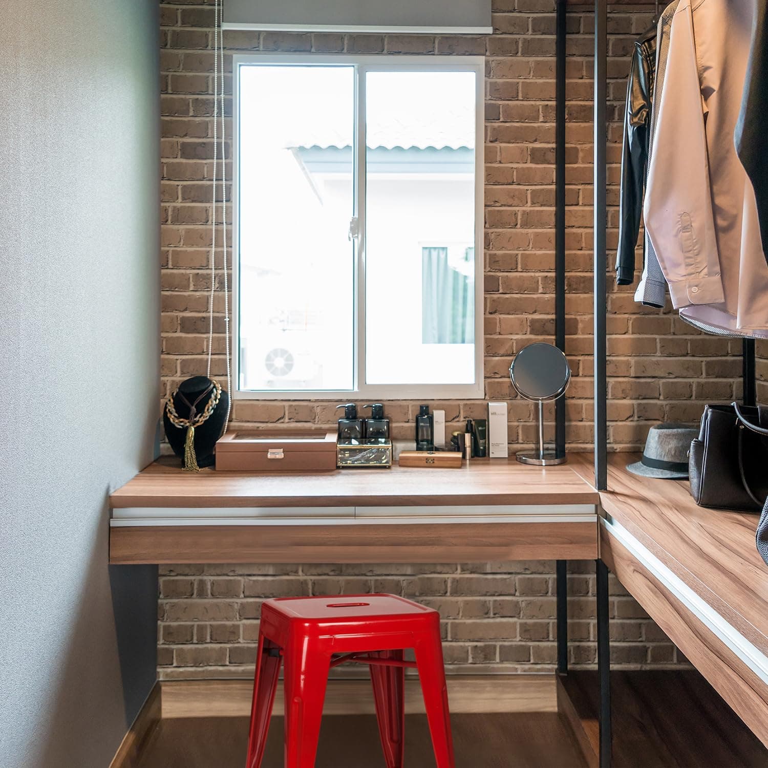 hjh OFFICE 645001 Tabouret bistrot VANTAGGIO Métal Rouge, Tabouret au Look Industriel et Moderne, empilable | Construction en acier robuste, charge jusqu'à 150 kg, rouge