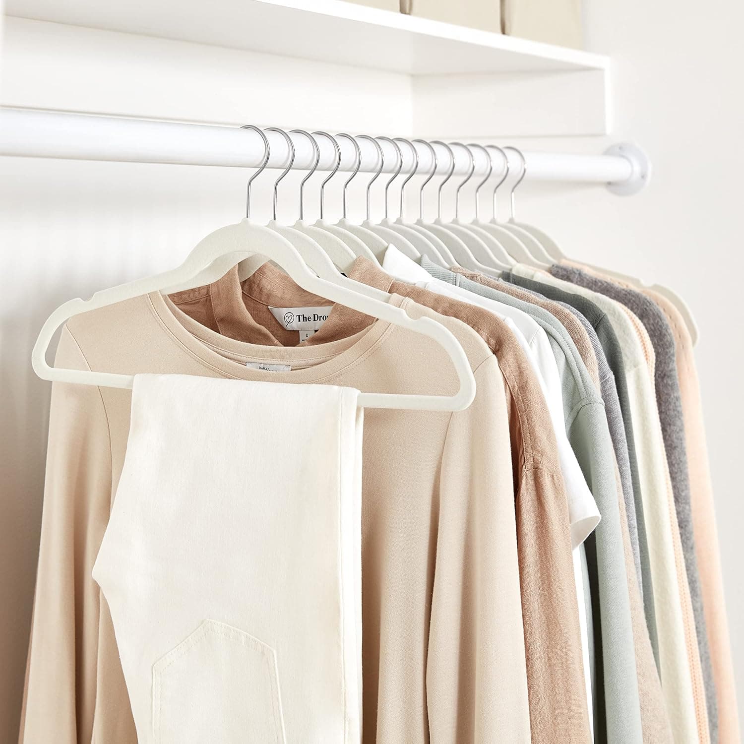 Amazon Basics Lot de 50 cintres en velours pour costumes Ivoire