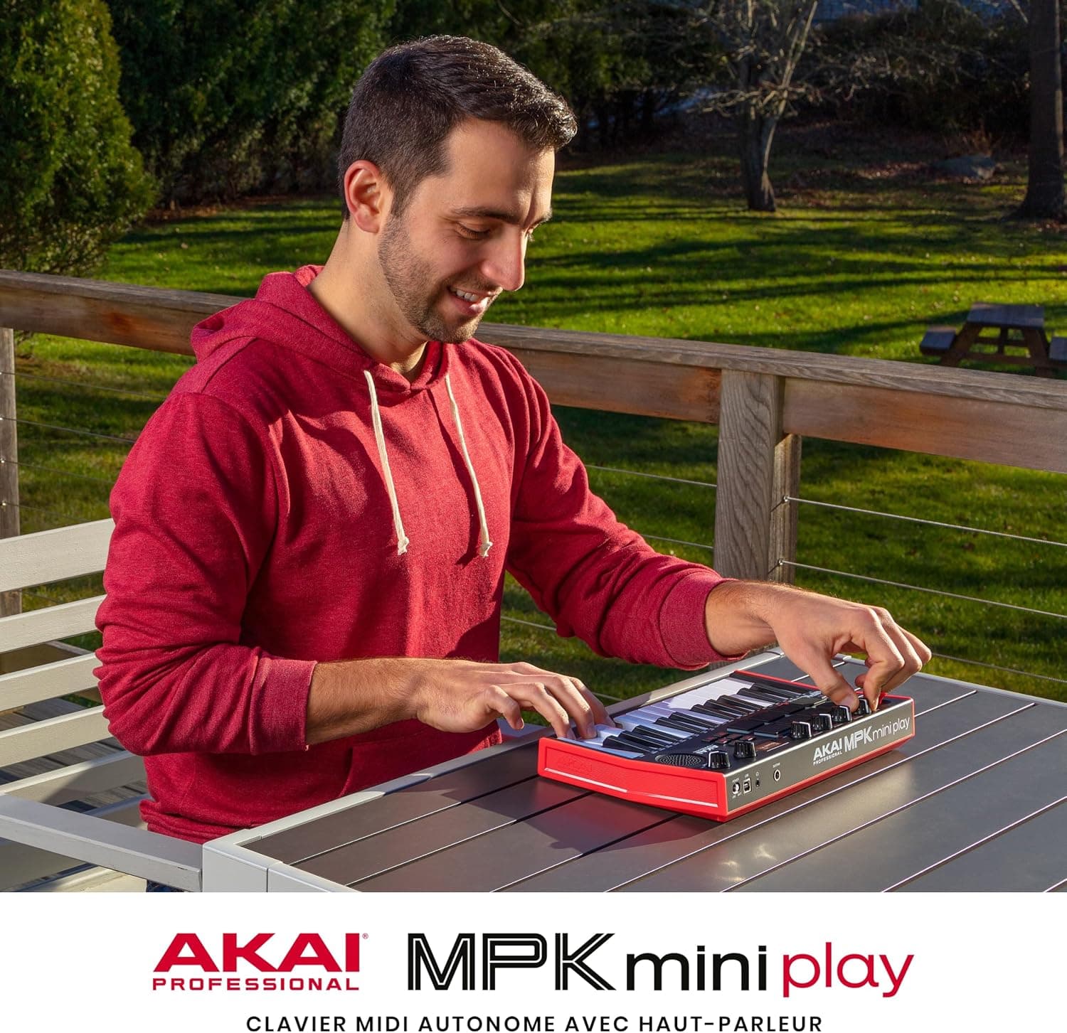 Akai Professional MPK Mini Play MK3 Clavier MIDI USB 25 Touches | Touches Mini Sensibles à la Vélocité, 8 Pads MPC, 8 Boutons, Sons Intégrés, Haut-Parleur, Logiciels Inclus, pour Beatmakers