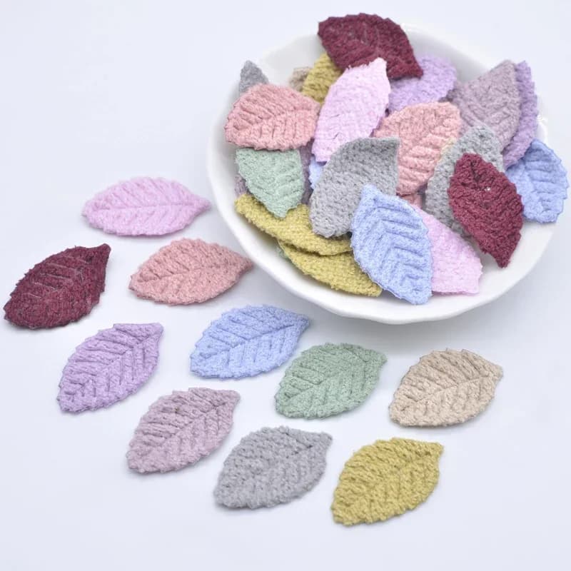 100 pièces 18*27mm feuille de laine rembourrée fleur Appliques pour l'artisanat pour enfants chapeaux accessoires bricolage pinces à cheveux boucle d'oreille décoration