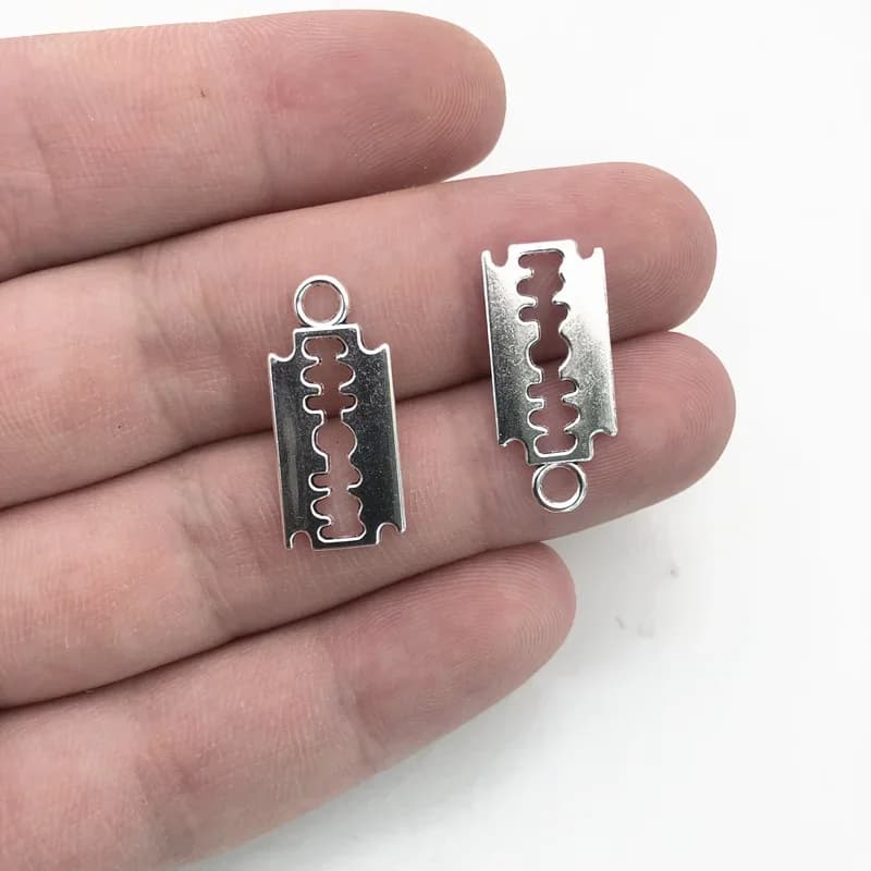 Breloques en alliage de lame de rasoir plaqué argent tibétain, bijoux anciens, artisanat fait main bricolage, 24x11mm, 10 pièces