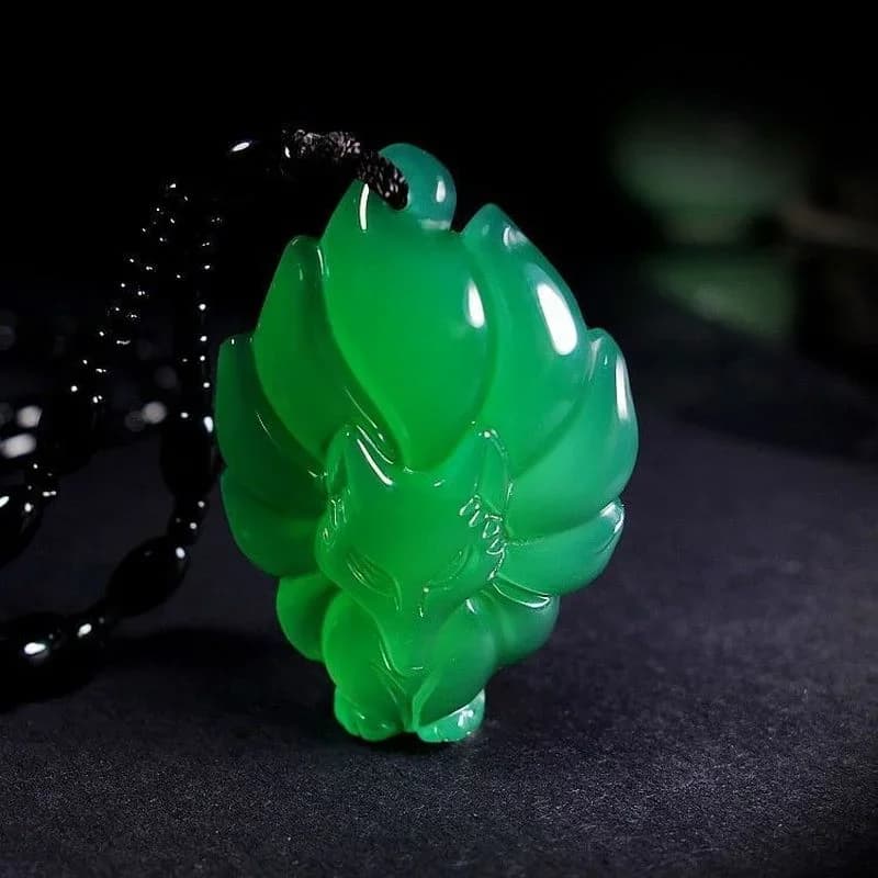 Collier pendentif renard à neuf queues sculpté à la main pour hommes et femmes, calcédoine verte naturelle, bijoux de boutique de mode, agate verte