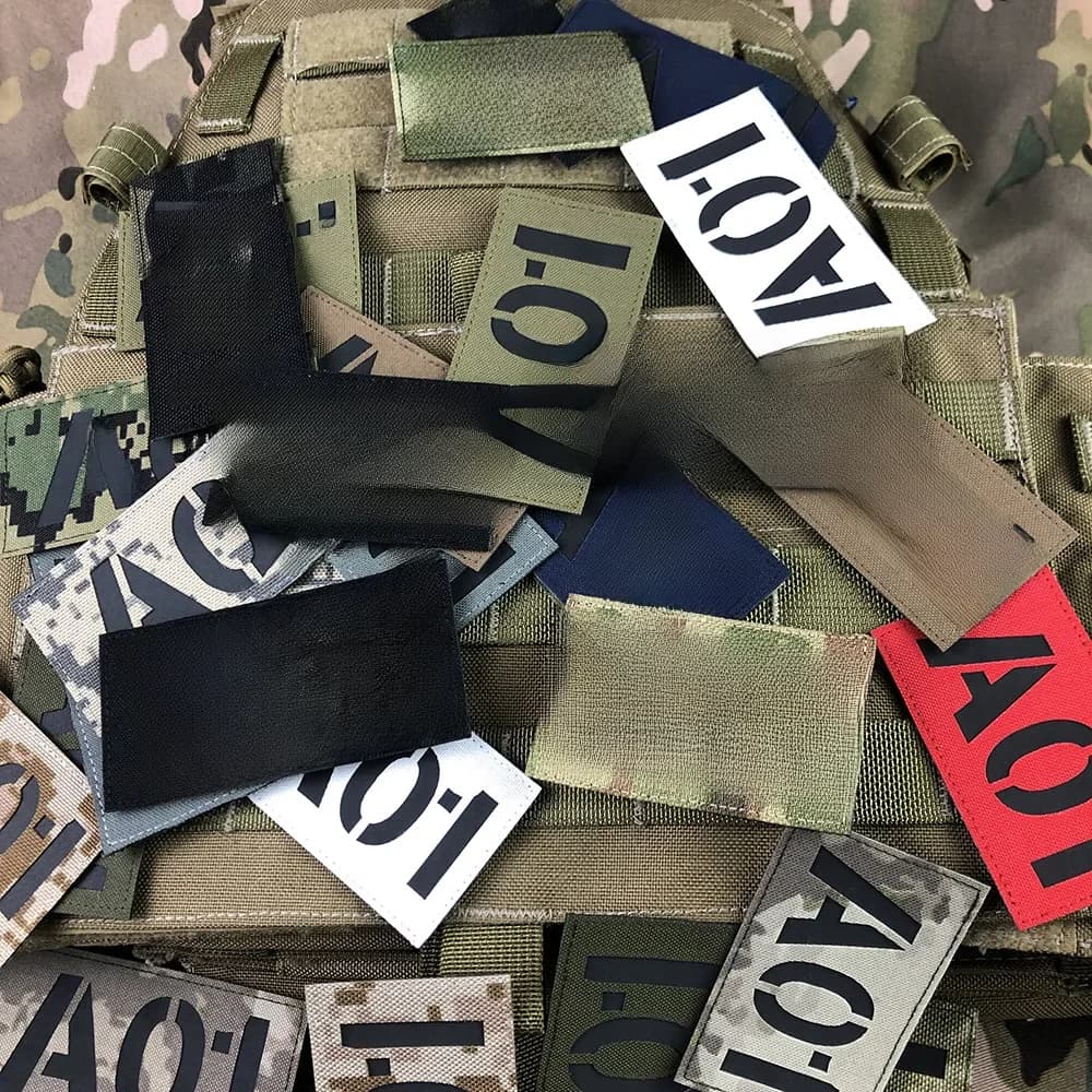 Coupe Laser IR IFF réflexion infrarouge Patch personnalisé Signal d'appel Radio rubans de nom lettres noires tactiques de moral militaire Airsoft