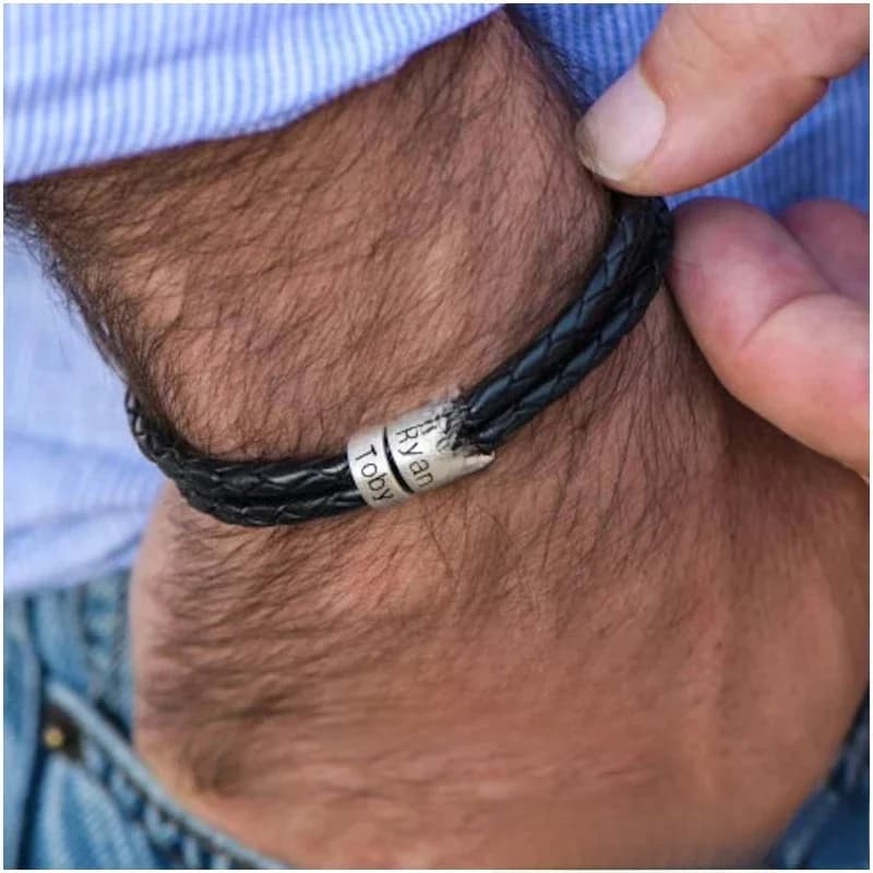 Gravure personnalisée du nom de famille pour homme, cadeau pour la fête des pères, cadeau de Noël pour petit ami ou mari, breloque personnalisée pour homme.