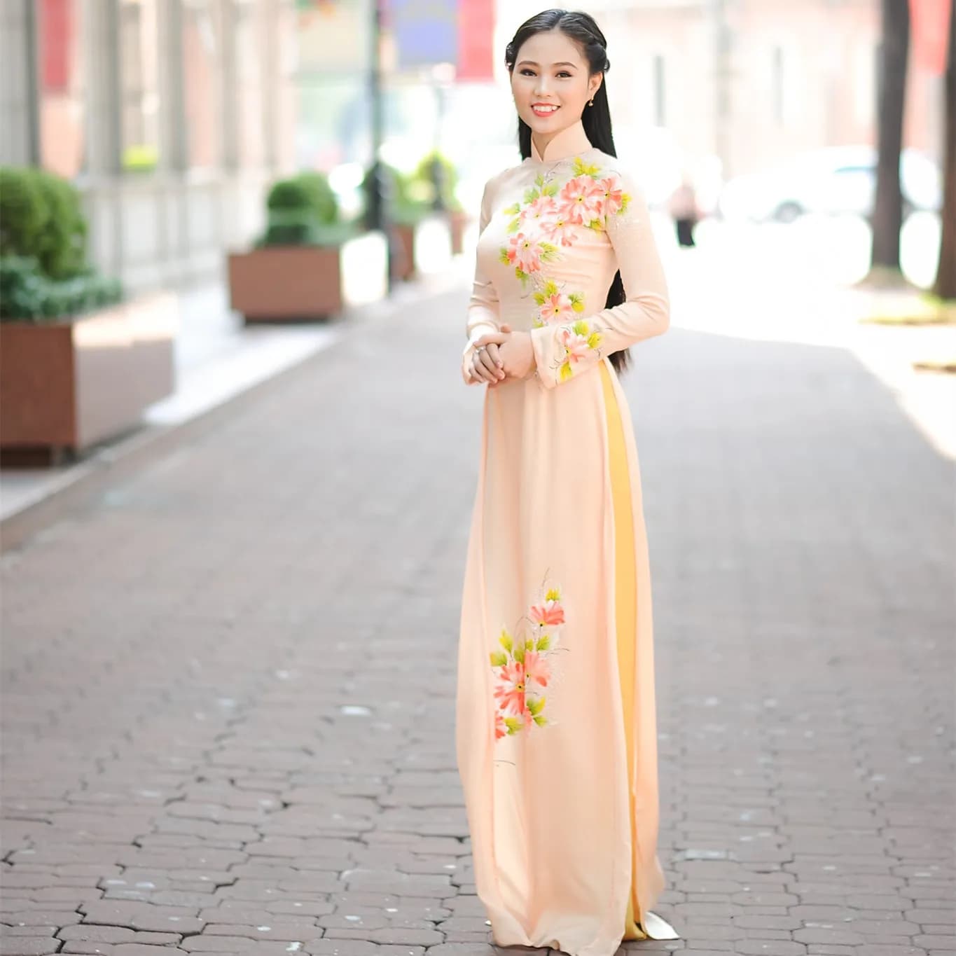 Fleurs peintes à la main beiges PLAaodai, robe vietnamienne, Cheongsam, robe traditionnelle vietnamienne, pantalons et robes