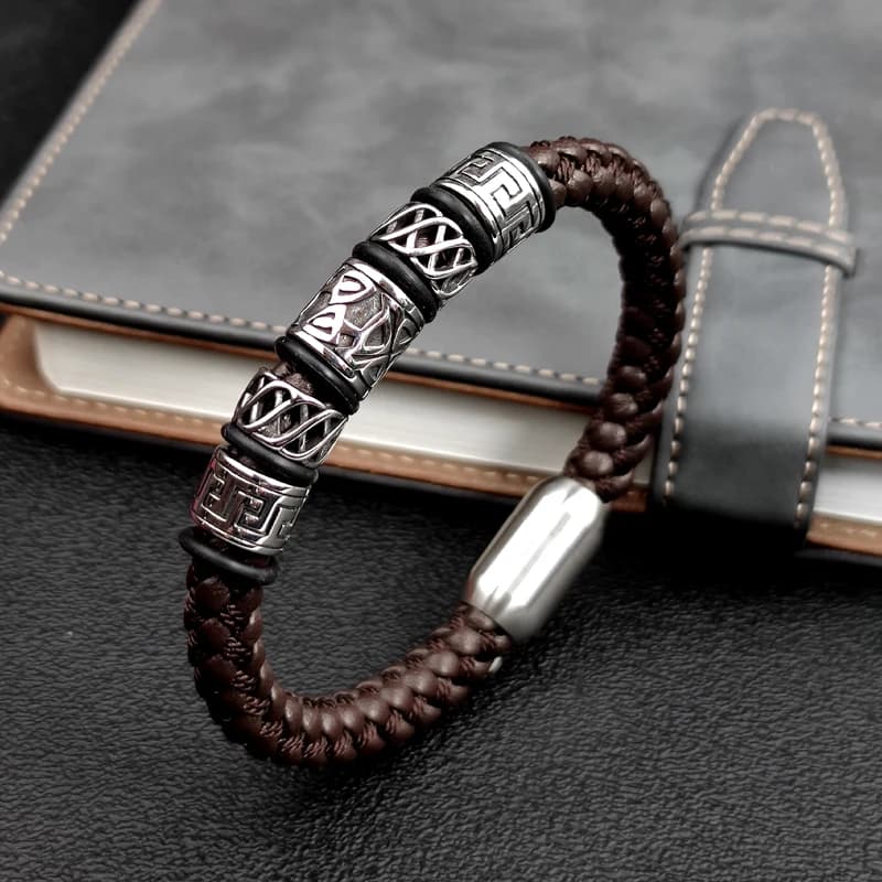 Bracelet en cuir café Style Punk, en acier inoxydable 316L, 5 perles Viking, fermoir magnétique puissant, 4 couleurs, cadeaux pour amis