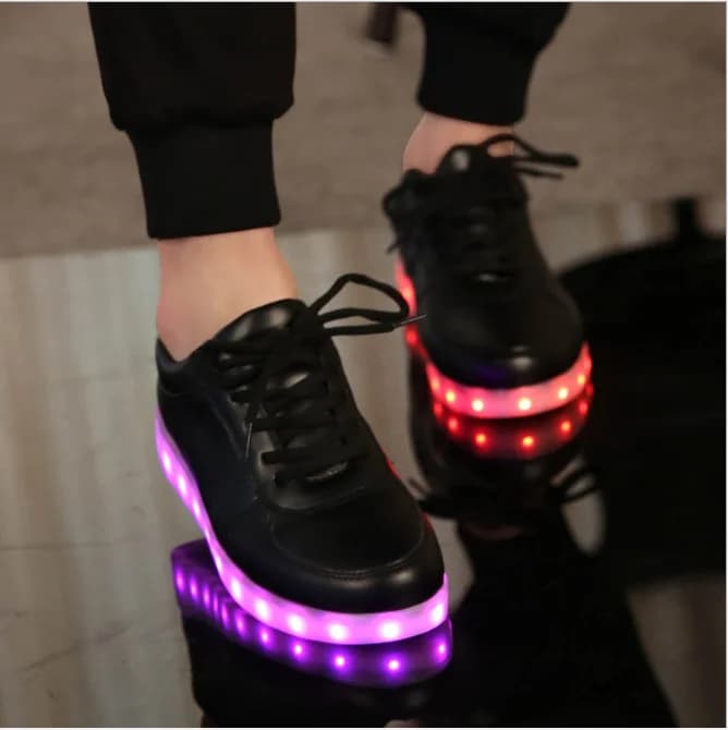 Chaussures lumineuses à LED rechargeables USB pour hommes et femmes, baskets lumineuses pour adultes, chaussures pour amoureux de la fête, chaussures Shoous, noir, nouveau, 2024
