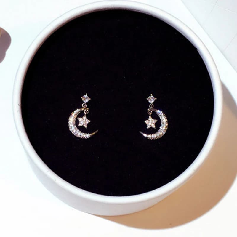 Boucles d'oreilles coréennes super brillantes pour femmes, boucles d'oreilles à tige demi-lune, cubique AAA, accessoires de bijoux de mariage, mode créative