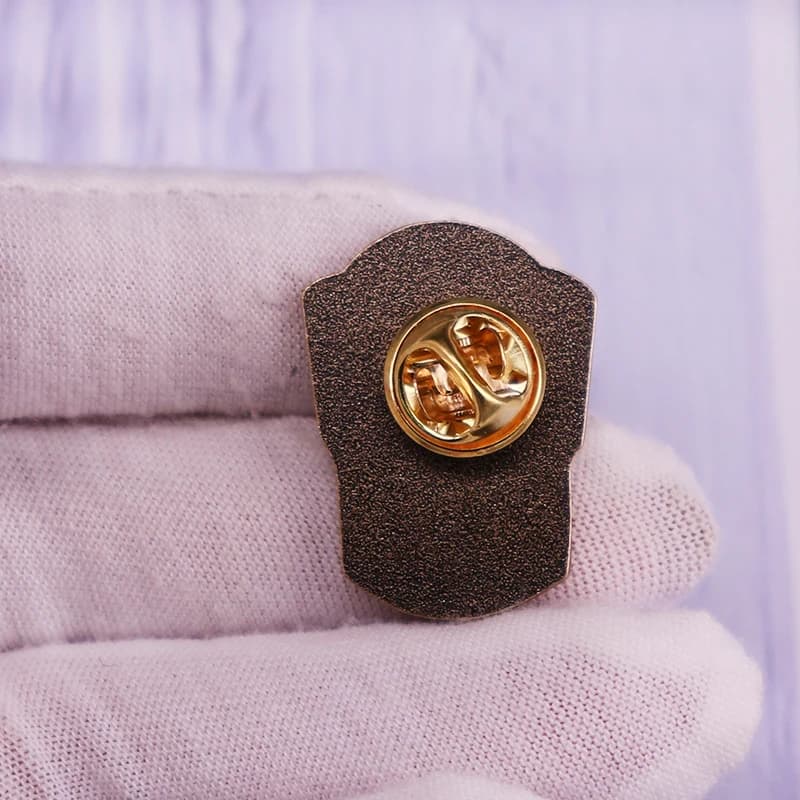Broche en émail dur pour crâne de Cocktail, tatouage américain traditionnel Vintage, whisky Bourbon, broche faite à la main