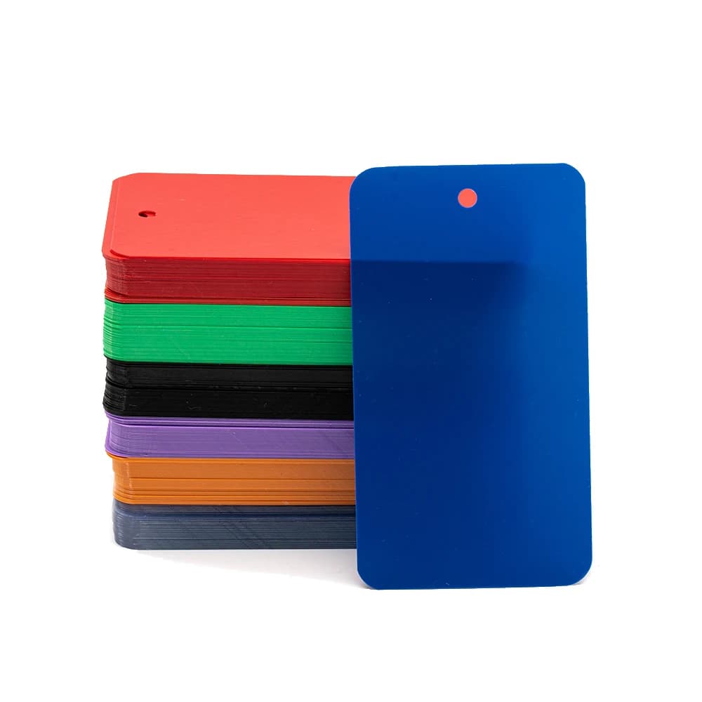 Étiquettes en PVC multicolores mates vierges, 50 pièces, cartes suspendues imperméables en plastique, bijoux pour vêtements transparents avec trou, emballage d'affichage d'étiquette