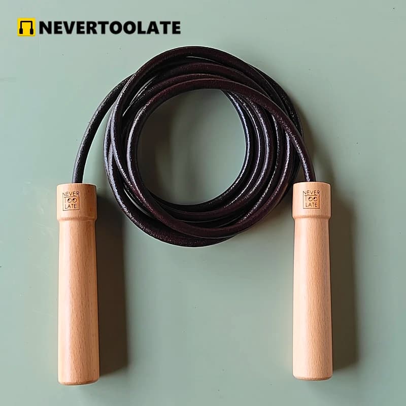 NEVERTOl'hyRapidly-Corde à Sauter Robuste, Gros Ocale, Roulement à Billes Intégré, Manche en Bois, Cuir, 3m, 8mm, 305g