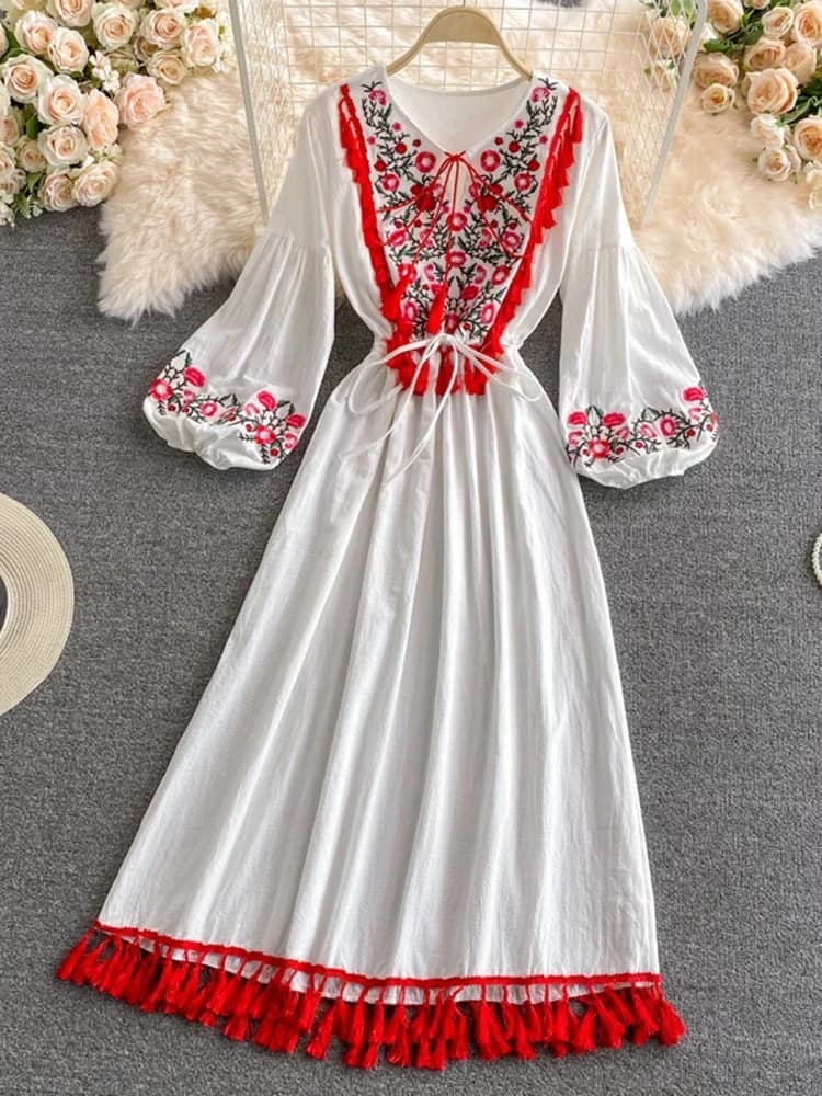 Robe mi-longue brodée de style ethnique rétro pour femmes, dentelle à pampilles, coton et lin, robe éducative féminine, col en V, manches bouffantes, GK857, nouveau