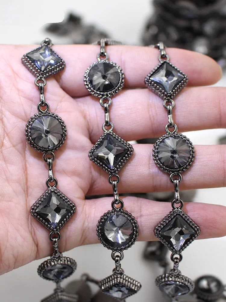 Garniture d'arrangement de verre diamant rond noir, chaîne en métal cousue sur les chaussures, accessoires de décoration de sac, ML133, 1 Yard