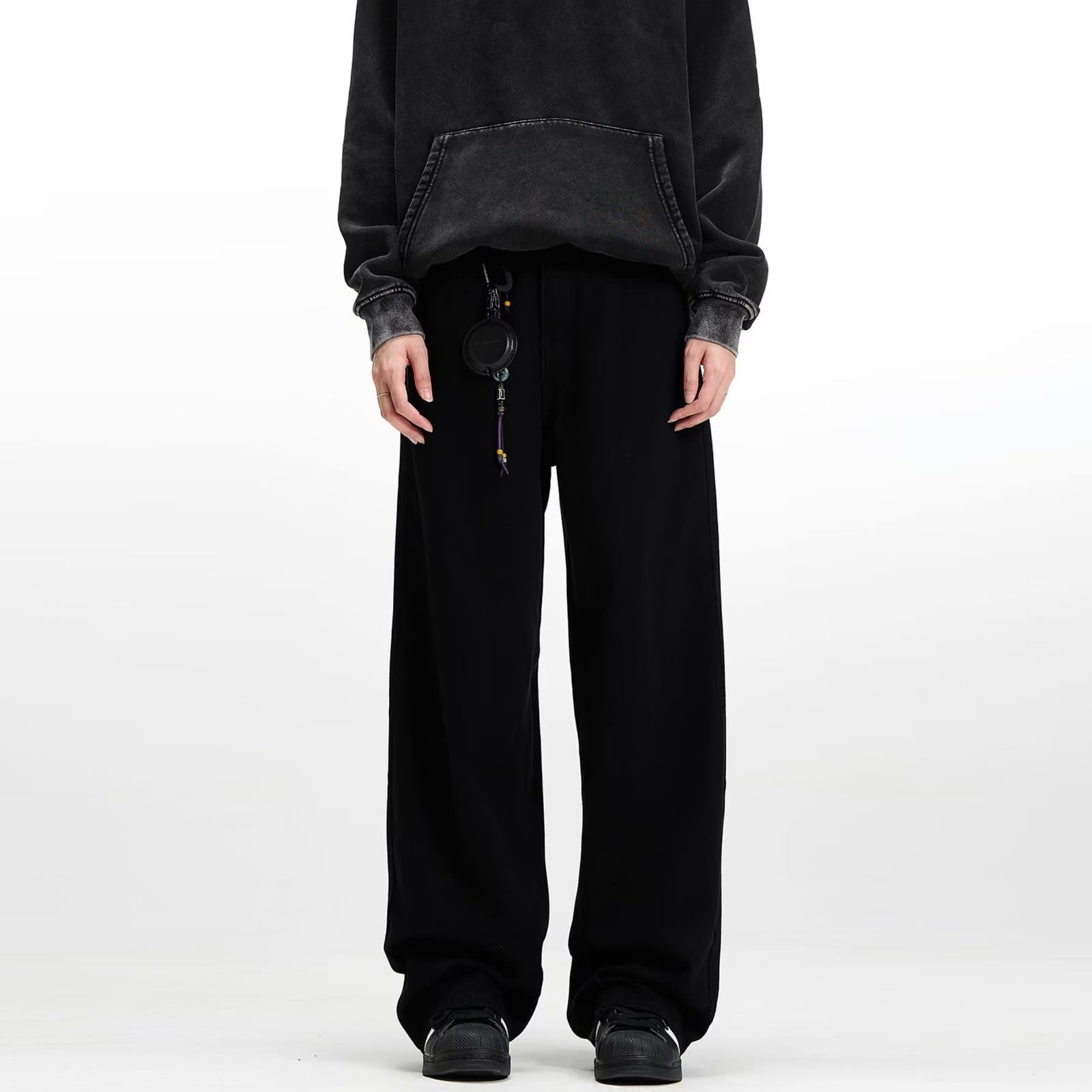 Classic Straight-Leg Black Jeans With Embroidered Detailing – Comfortable Cotton Denim Pants For Everyday Wear