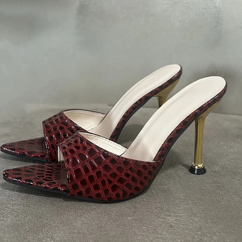 Sandales à talons hauts effet crocodile glamour - Escarpins chics à enfiler avec bout pointu pour des soirées à la pointe de la mode