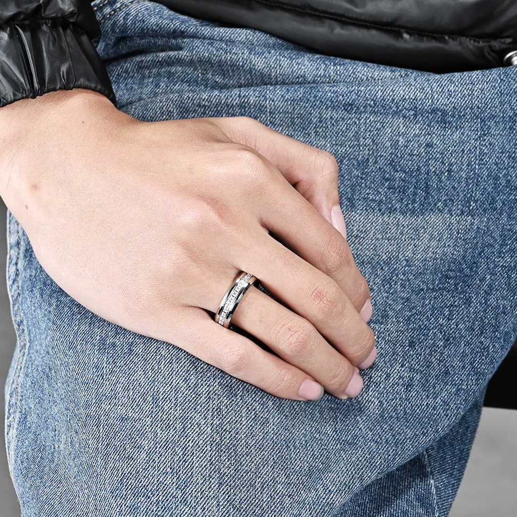 Neutral light luxury style titanium steel diamond ring men and women wedding proposal ring hand jewelry holiday gift