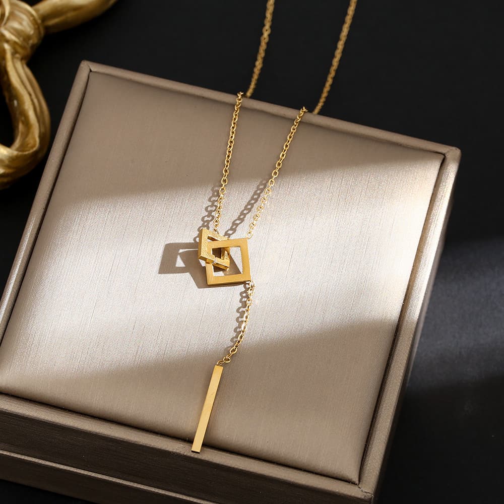 Titanium steel necklace, simple square necklace, women's new high-end feeling, 100 matching accessories, non fading