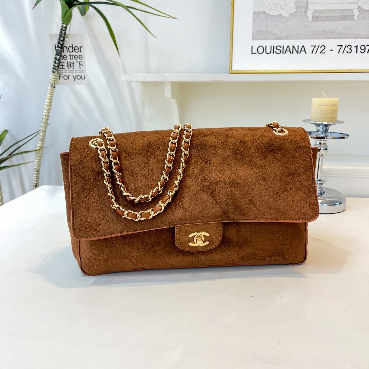 Sac bandoulière unisexe haut de gamme matelassé à rabat et chaîne, en daim doux au toucher, idéal pour les trajets quotidiens et les sorties dé