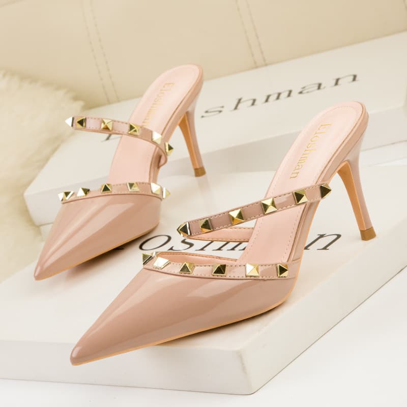 899-46 Sexy Slim High Heels, Shallow Mouth, Pointed Hollow Metal Rivet Women's Shoes, Straight Line with Lacquer Leather