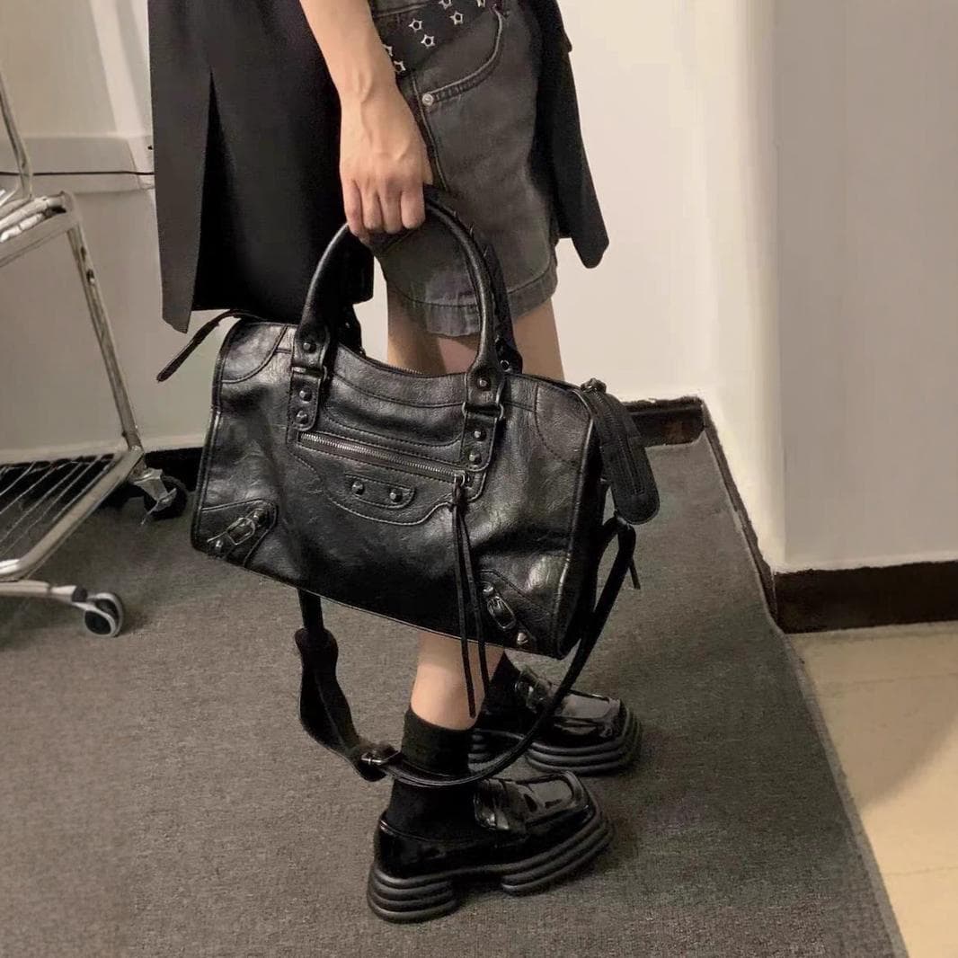 Women's Bags Niche Design French Rivet Motorcycle Bag ABG Hot Girl Bag High End Large Capacity Shoulder Crossbody Handsome Handbag